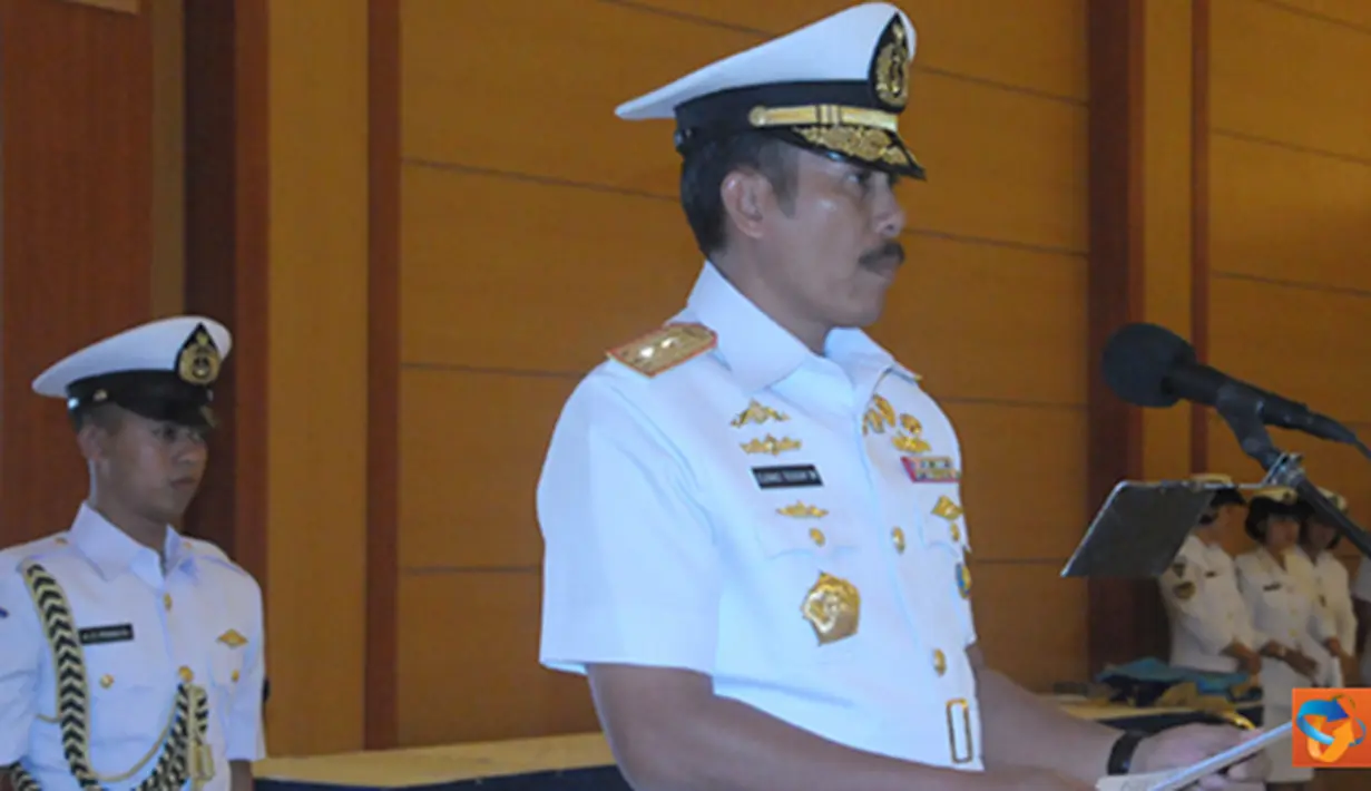 Citizen6, Surabaya: Dankobangdikal Laksamana Muda TNI Djoko Teguh Wahojo memimpin upacara penutupan Pendidikan 195 Siswa Diktukpa TNI AL angkatan ke - 41 di gedung Moeljadi, Kobangdikal pada, Rabu (19/9). (Pengirim: Penkobangdikal)