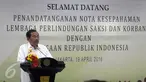 Jaksa Agung M Prasetyo menyampaikan sambutan pada penandatanganan MoU dengan LPSK di Jakarta, Selasa (19/4). Kejagung dan LPSK memperpanjang nota kesepakatan dalam hal perlindungan saksi menyusul habisnya masa MoU terdahulu. (Liputan6.com/Helmi Afandi)