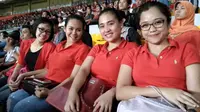 Fans Cantik di laga timnas U-19 vs Myanmar U-19 (Liputan6.com/ Antonius Hermanto)