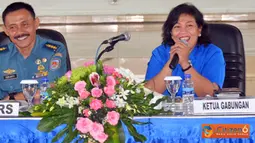 Citizen6, Cilandak: Rangkaian kegiatan acara diawali dengan sambutan serta pencerahan organisasi di lingkungan Jalasenastri Korps Marinir Wilayah Barat yang disampaikan Ketua Gabungan Jalasenastri Kormar. (Pengirim: Marinir)