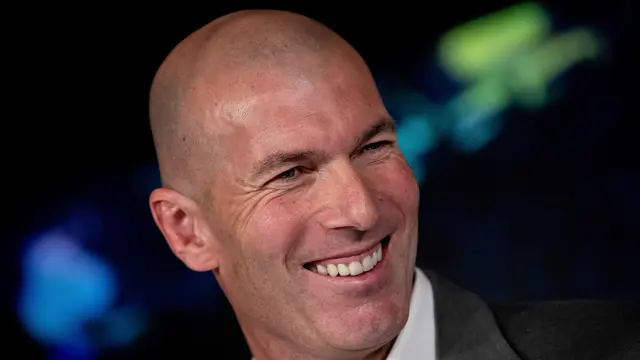 Senyum Zidane Saat Kembali Latih Skuat Real Madrid