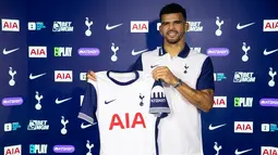 Tottenham mendatangkan Dominic Solanke dari Bournemouth dengan harga mahal. Penyerang asal Inggris itu mampu mencetak 19 gol pada ajang Premier League pada musim lalu. Spurs berharap Solanke dapat membawa mereka kembali ke Liga Champions dan bahkan mungkin mengakhiri paceklik trofi selama 16 tahun. (FOTO: instagram.com/solanke/)