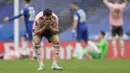 Bek Sheffield United, George Baldock kecewa usai gagal memanfaatkan peluang saat menghadapi Chelsea dalam laga perempatfinal Piala FA 2020/2021 di Stamford Bridge, London, Minggu (21/3/2021). Sheffield United kalah 0-2 dari Chelsea. (AP/Kirsty Wigglesworth)