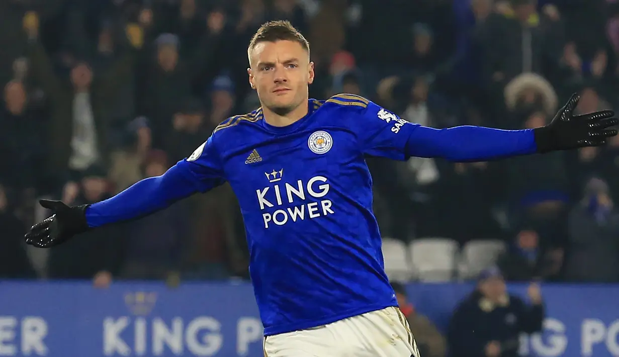 4. Jamie Vardy (Leicester City) - Vardy tampi luar biasa bersama Leicester City di awal musim ini, pemain berusia 33 tahun ini mencatatkan 17 gol dari 18 pertandingannya. Jamie Vardy pun layak dimunculkan jadi salah satu kandidat striker top di Premier League. (AFP/Lindsey Parnaby)