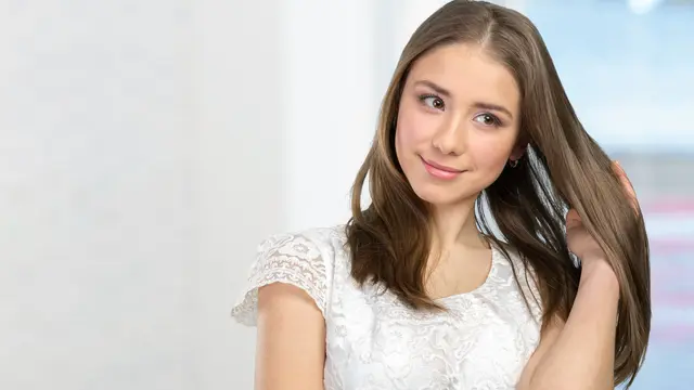 5 Pilihan Warna Rambut yang Bisa Membuat Wajahmu Terlihat Lebih Cerah!