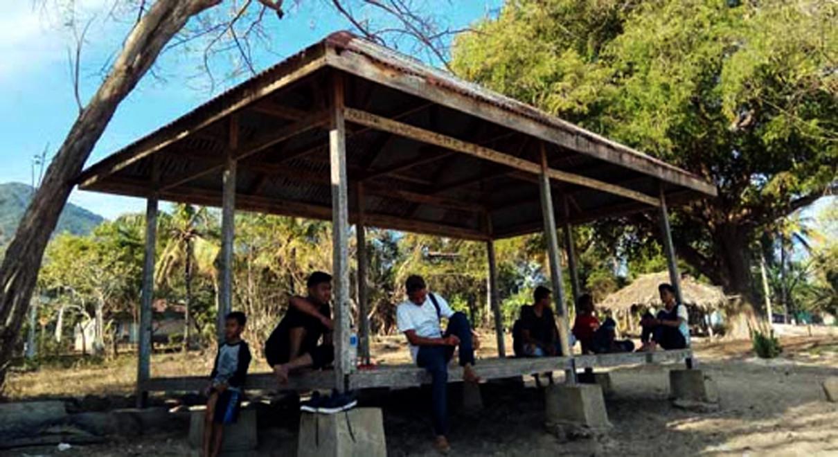 Kabupaten Lembata, NTT, memiliki sejuta wisata indah. Salah satunya adalah Pantai Mingar. (Liputan6.com/Ola Keda)