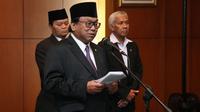 Wakil Ketua MPR Oesman Sapta melantik anggota MPR pengganti antarwaktu.