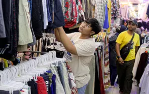 8 Rekomendasi Tempat Belanja Baju Thrift di Blok M yang Paling Diburu 2026