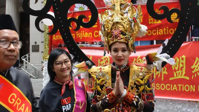 Cheverly Amalia gunakan pakaian adat Kalimantan (https://www.instagram.com/p/CsuYdtgMAKt/?hl=en)