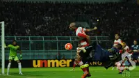 Dane Milovanovic mencetak hattrick saat Madura United menggulung Perseru 7-1 di Stadion Gelora Pamelingan, Pamekasan, Sabtu (10/12/2016). (Bola.com/PT GTS)