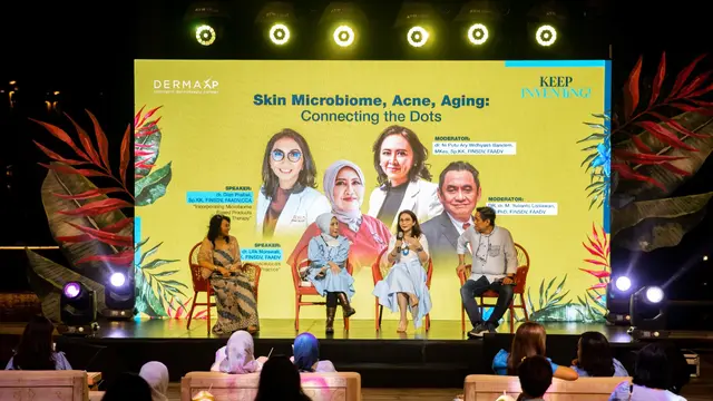 Dian Pratiwi kala menjadi salah satu narasumber Innovative Scientific Talk Show bertema “Skin Microbiome, Acne, Aging: Connecting The Dots” di Jakarta, 28 Februari 2023. (Foto: Dok. Tim Derma XP)