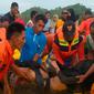 Tim SAR Gabungan Evakuasi Koraban Tewas di Pantai Payangan Jember. (Istimewa)