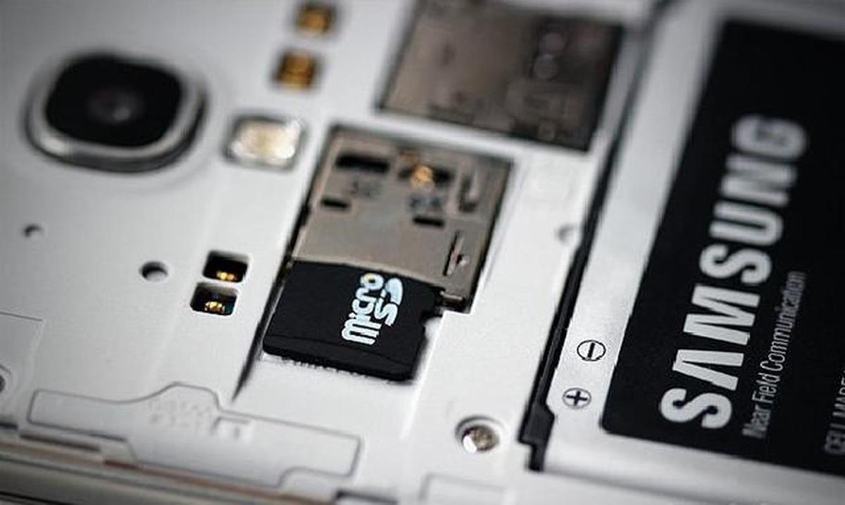 10 Fitur Android yang Belum Ada di iPhone Sampai 2025