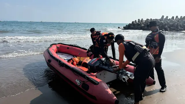 Berenang Sejak Subuh, Wisatawan Asal Jakarta Terseret Ombak Pantai Karangnaya Sukabumi