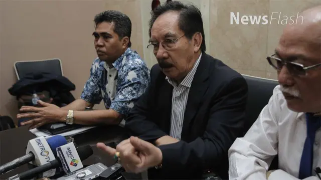 Mantan Ketua KPK Antasari Azhar mendesak Presiden ke-6 RI Susilo Bambang Yudhoyono atau SBY jujur, karena dia menganggap mengetahui kasus dugaan kriminalisasi dirinya, dalam kasus pembunuhan Direktur PT Rajawali Banjaran Nasrudin Zulkarnaen