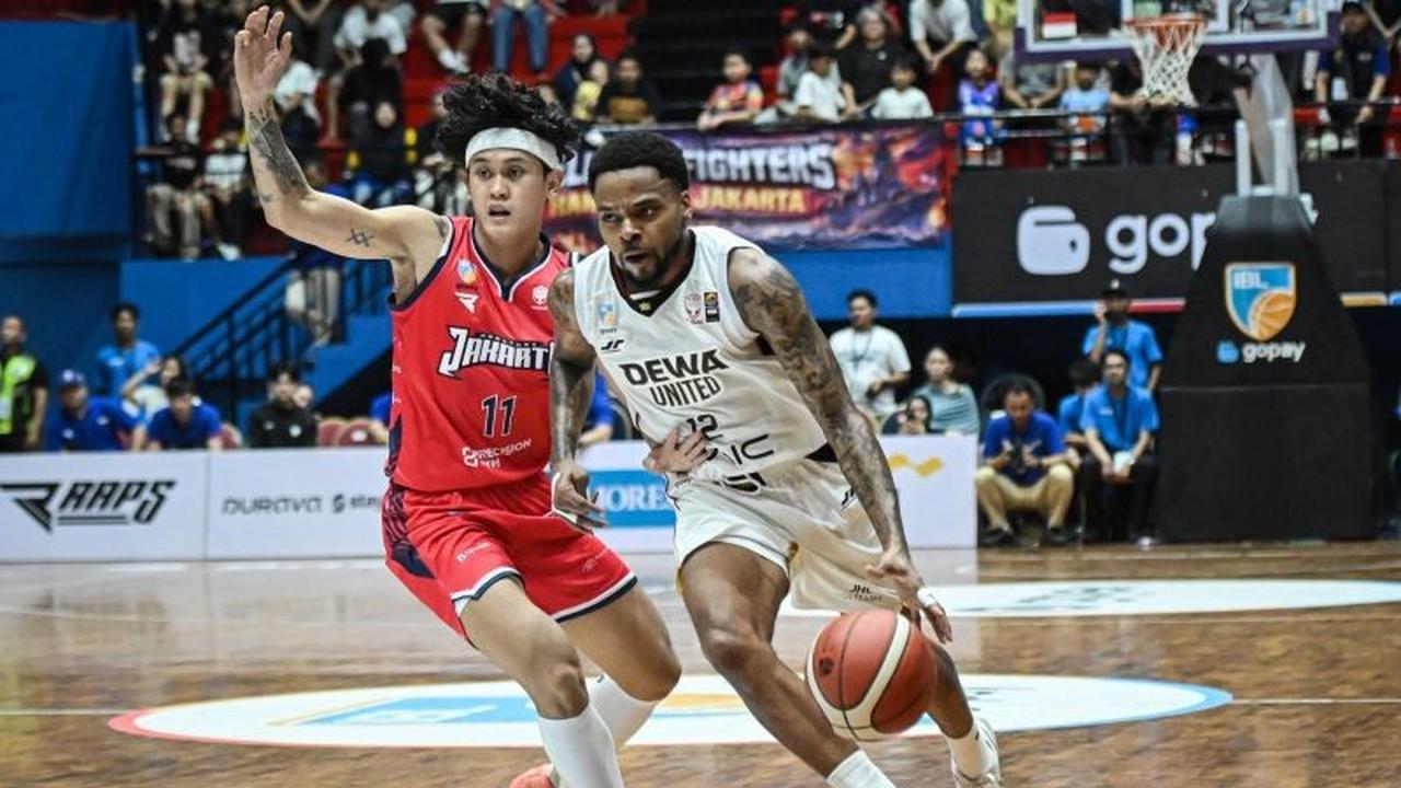 Dewa United Amankan Zona Playoff IBL Usai Taklukkan Hangtuah 72-69