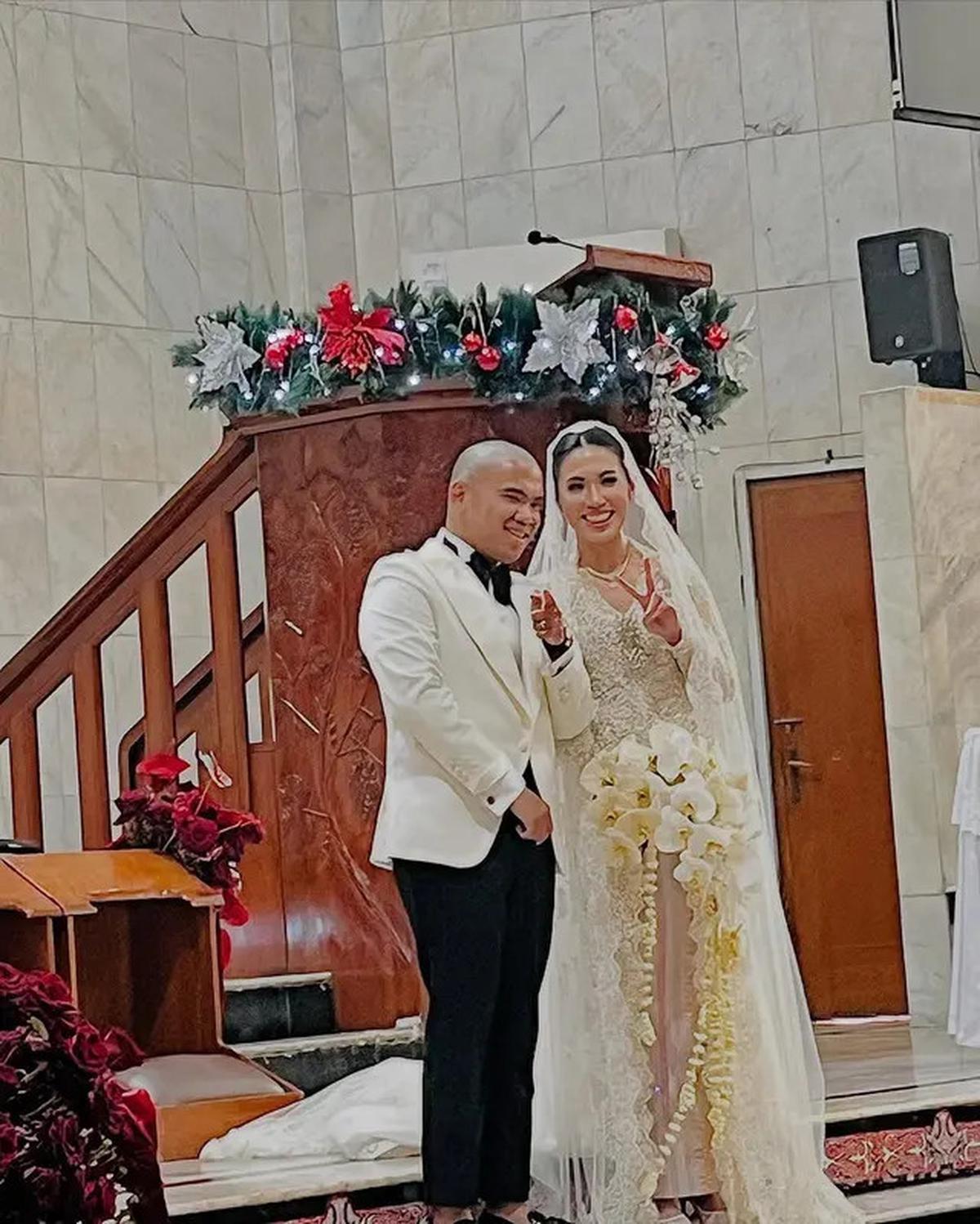 7 Potret Pernikahan Winona Delany dan Frank Hutapea Putra Hotman Paris, Khidmat