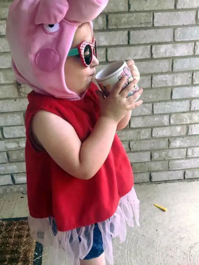 Foto Anak Kecil Lucu (sumber: Boredpanda)