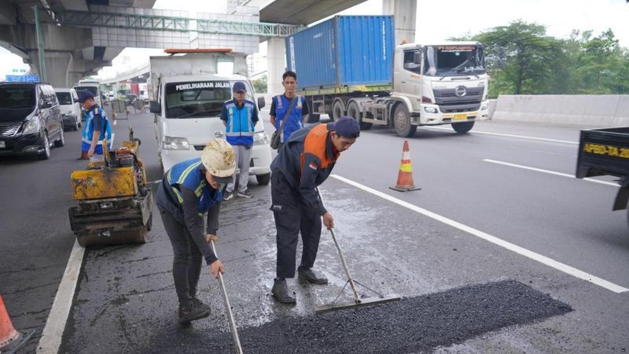 Jasamarga Intensifkan Perbaikan Jalan Tol Jakarta-Cikampek di Tengah Musim Hujan