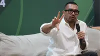 Anggota Exco PSSI, Arya Sinulingga berbicara dalam diskusi Asosiasi Pesepakbola Profesional Indonesia (APPI) dan PSSI Pers di GBK Arena, Jakarta Pusat, Selasa (25/6/2024). (Bola.com/M Iqbal Ichsan)