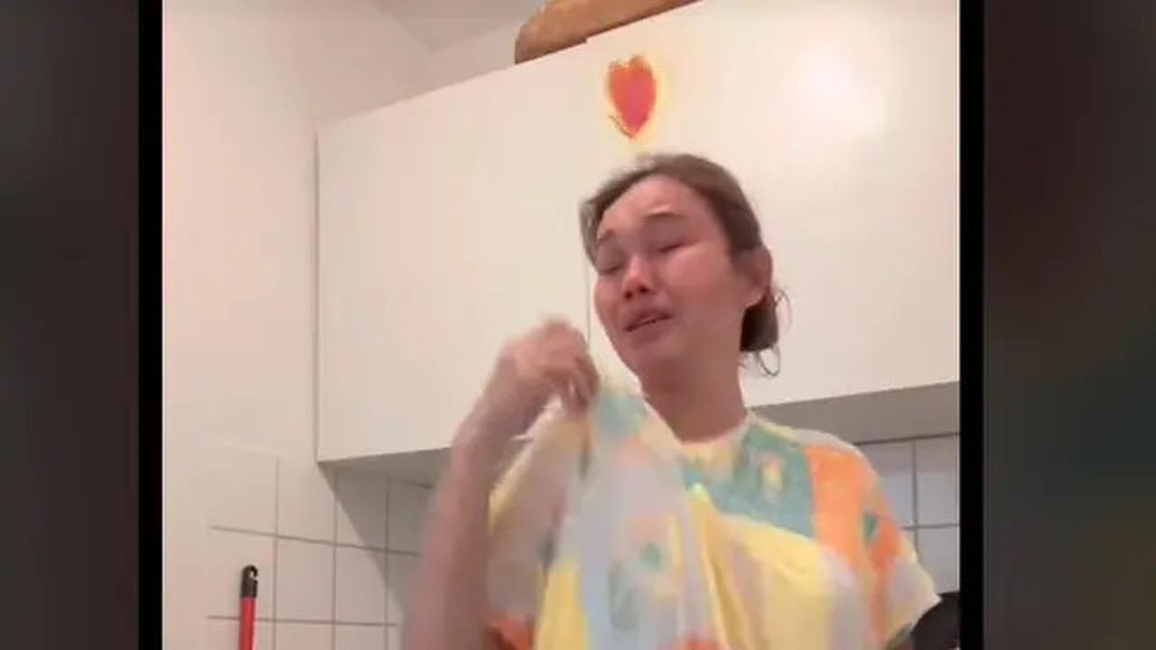 Lagi Asik Live Tik Tok, Bunda Corla Tiba-Tiba Nangis Saat Ingat Kematian