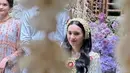 Beby Tsabina akan segera melangsungkan pernikahan dengan Rizki. Beby Tsabina tampil menawan saat prosesi siraman di kediamannya. [@cutmaryln.collection].