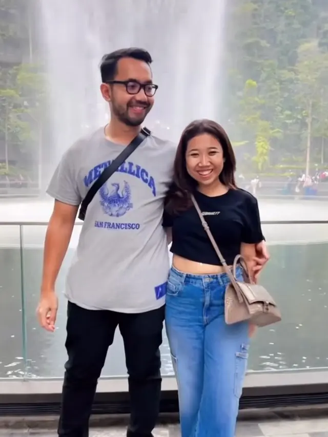 Kiky Saputri Liburan di Singapura