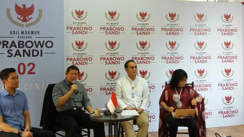 Badan Pemenangan Nasional (BPN) pasangan Capres dan Cawapres nomor urut 2, Prabowo-Sandi mengadakan konferensi pers dengan media asing. (Merdeka.com/ Yunita Amalia)