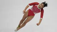 Alarice Mallica Prakoso dan Salsabilla Hadi Pamungkas tampil maksimal dan mampu mengatasi rasa gugup bertanding dengan pesenam putri dari negara lain di Kejuaraan Dunia Gimnastik 2025. Tampak dalam foto, pesenam putri Indonesia, Salsabilla Hadi Pamungkas saat beraksi pada nomor senam lantai selama Kejuaraan Senam Artistik Dunia ke-53 di Jakarta, Indonesia, pada Selasa, 21 Oktober 2025. (AP Photo/Achmad Ibrahim)