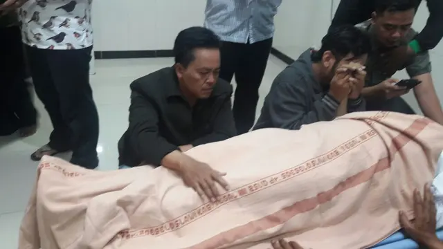 Bupati Tegal Enthus Susmono meninggal dunia.