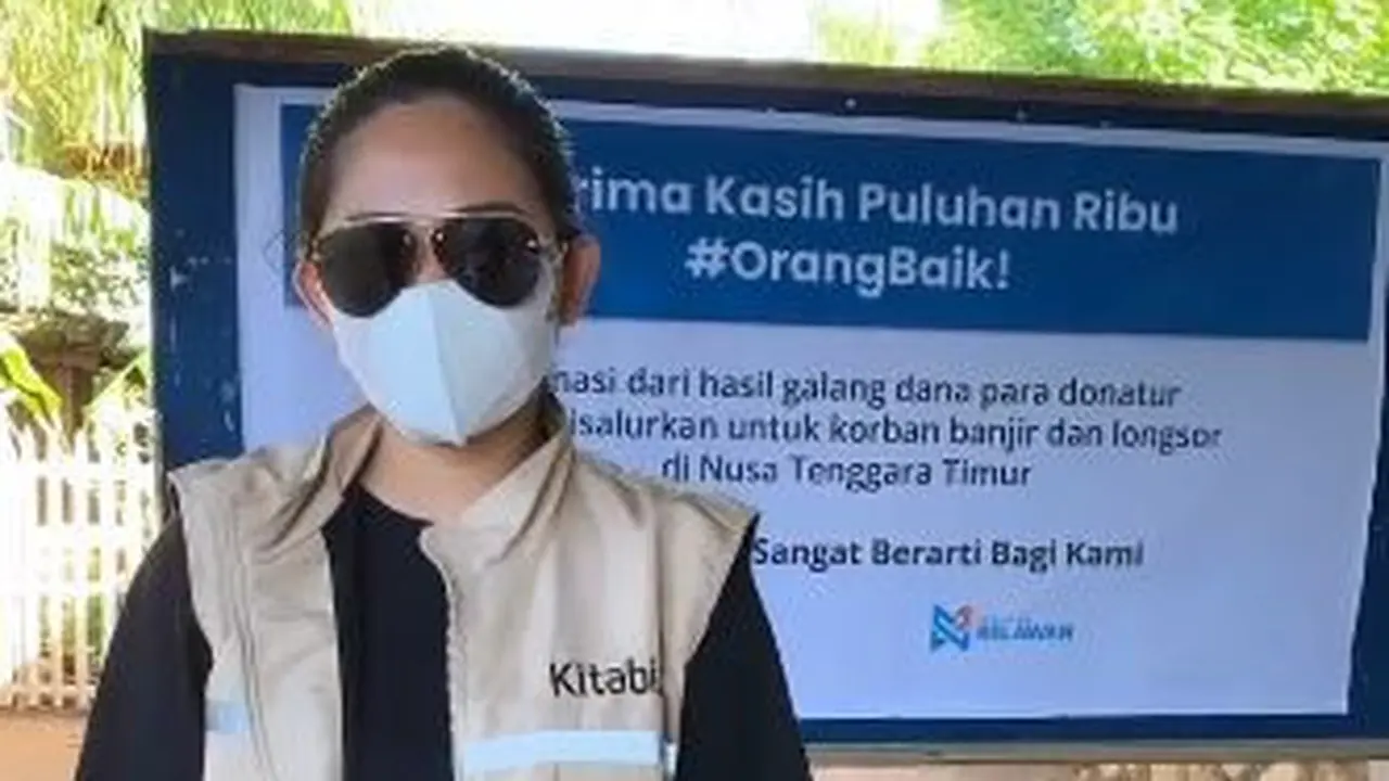 6 Potret Rachel Vennya Berikan Bantuan Korban Banjir NTT, Tuai Pujian