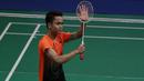 Tunggal putra Indonesia, Anthony Ginting  menyapa penonton usai melawan Soong Joo Ven pada final beregu SEA Games 2019 di Multinlupa Sport Center, Rabu (4/12). Ginting menang 13-21, 21-15, dan 21-18. (Bola.com/M Iqbal Ichsan)