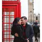 Pasangan suami istri Gading Marten dan Gisella Anastasia saat berlibur di London. (Instagram/gisel_la)