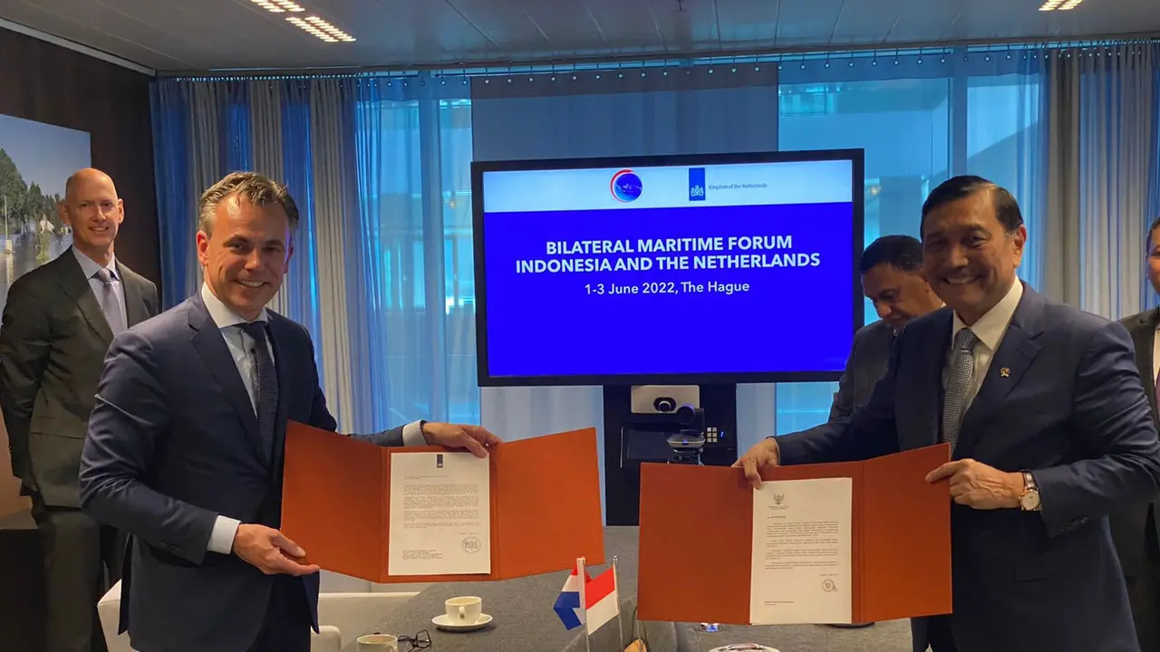 Menko Luhut B. Pandjaitan bersama seluruh Delegasi Indonesia juga bertemu dengan Delegasi Belanda