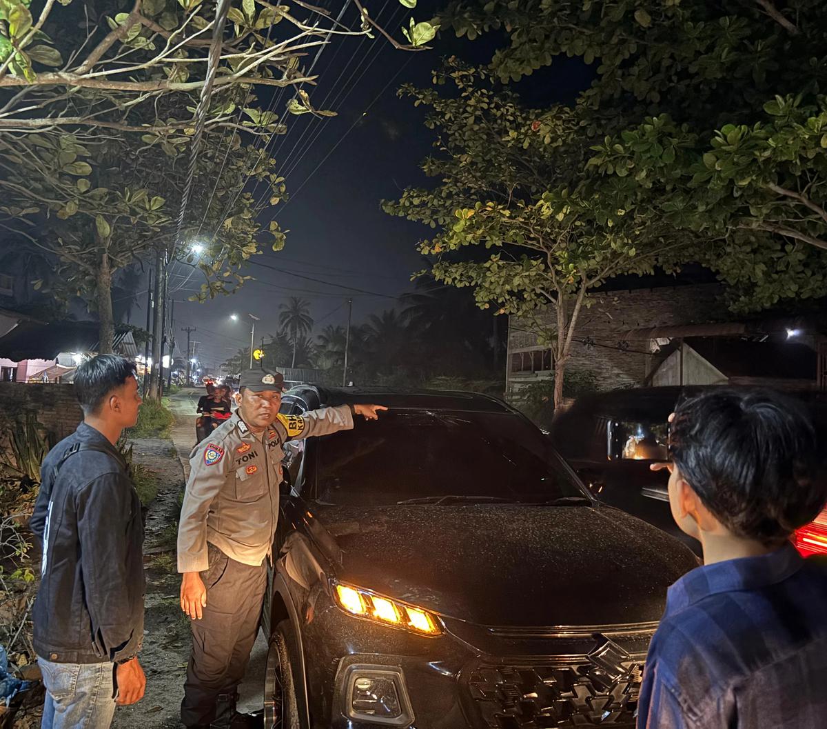 mobil anggota dprd batu bara kena teror