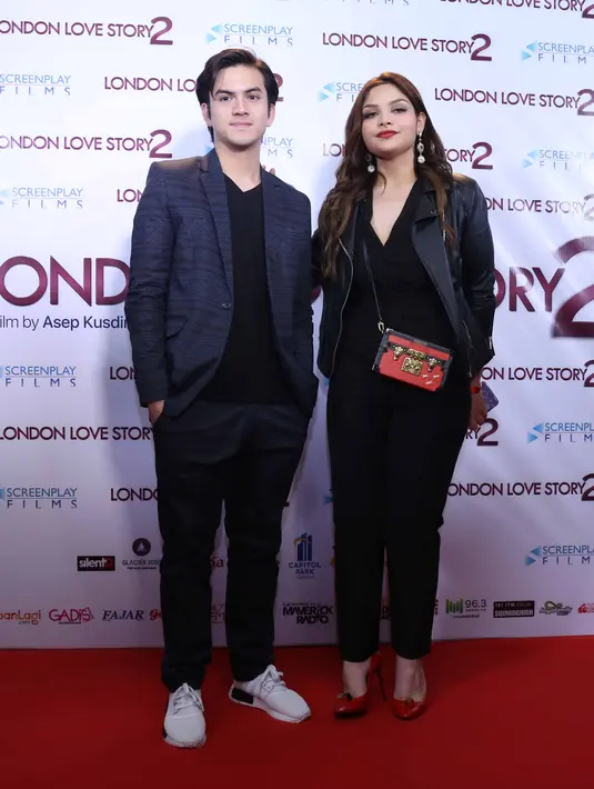 Nadira menambahkan, bahwa mengenal Rizky sejak setahun belakangan ini. Lantas seperti apa anak penyanyi lawas, Enny Beatrice itu melihat bintang sinetron Anak Sekolahan itu. (Nurwahyunan/Bintang.com)