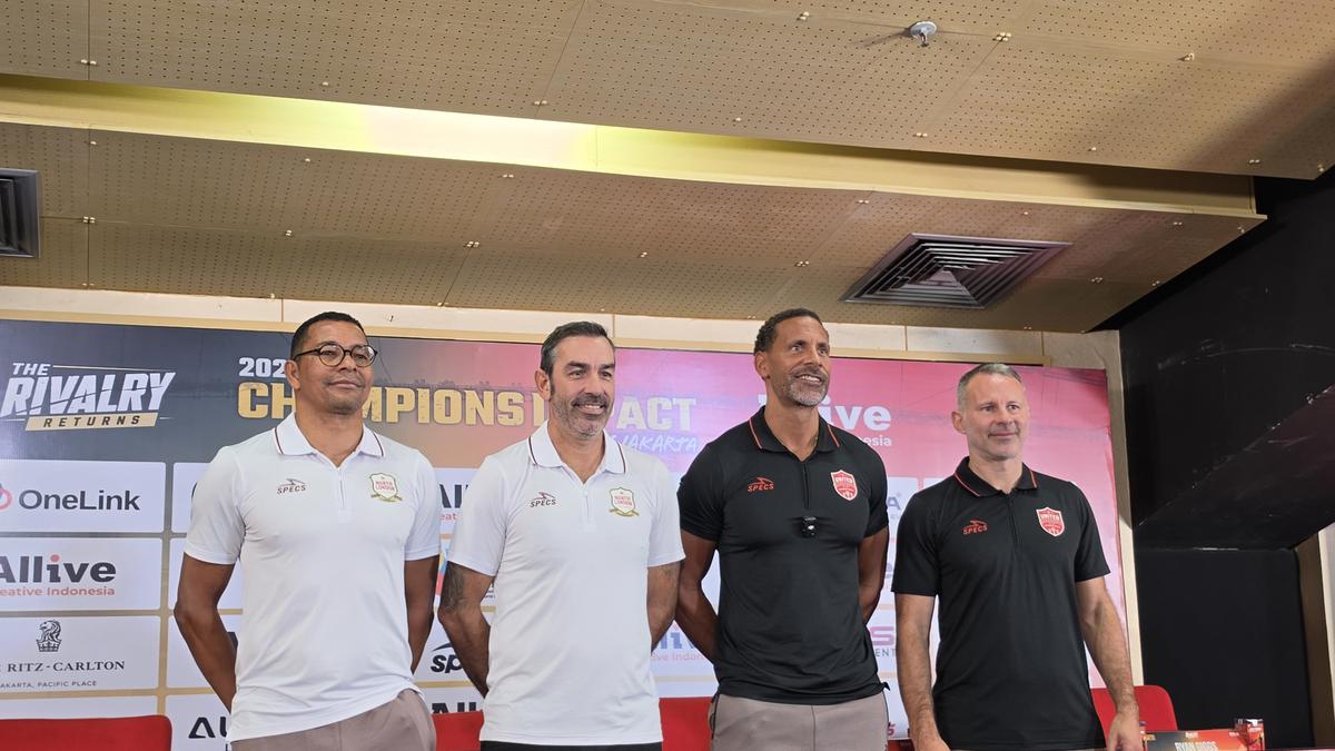 Rio Ferdinand Janjikan Kemenangan di Laga Reuni Legenda Manchester ...