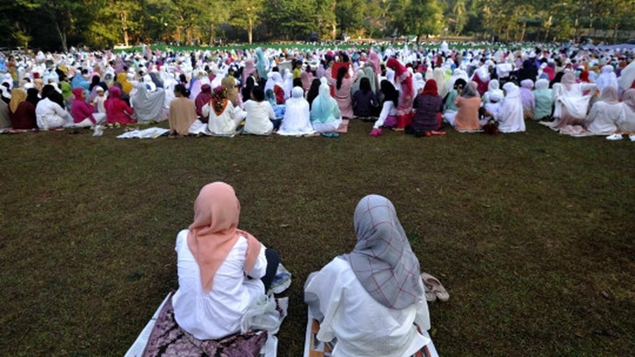 Melaksanakan Salat Idul Fitri 1436 H di Kebun Raya Bogor