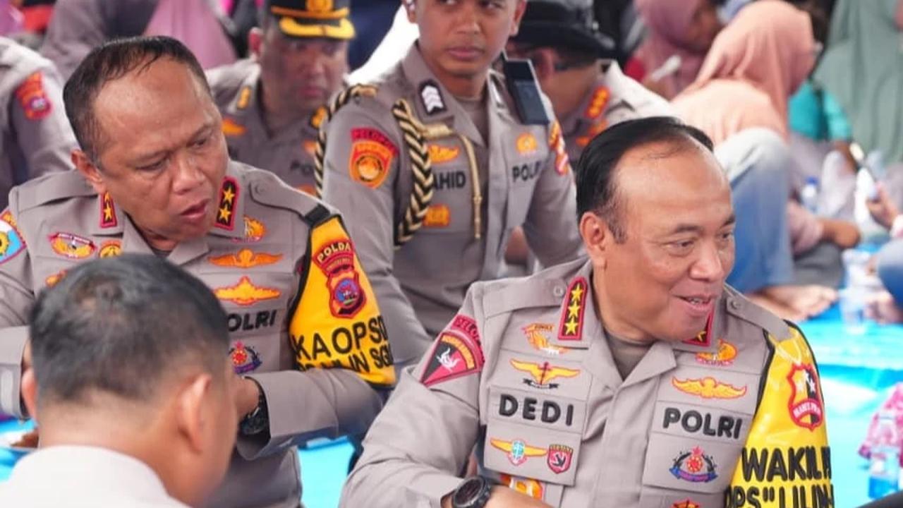 Wakapolri Tinjau Dapur Pengungsi di Padang Pariaman