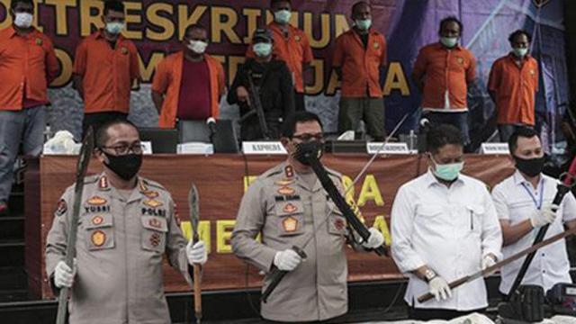 Banner Infografis John Kei dan Sepak Terjang Kelompoknya. (Liputan6.com/Johan Tallo)