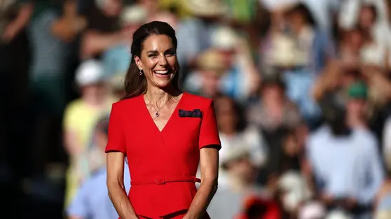 Kate Middleton Melangkah Elegan di Wimbledon 2026, Pakai Gaun Merah dan Perhiasan Ruby yang Serasi