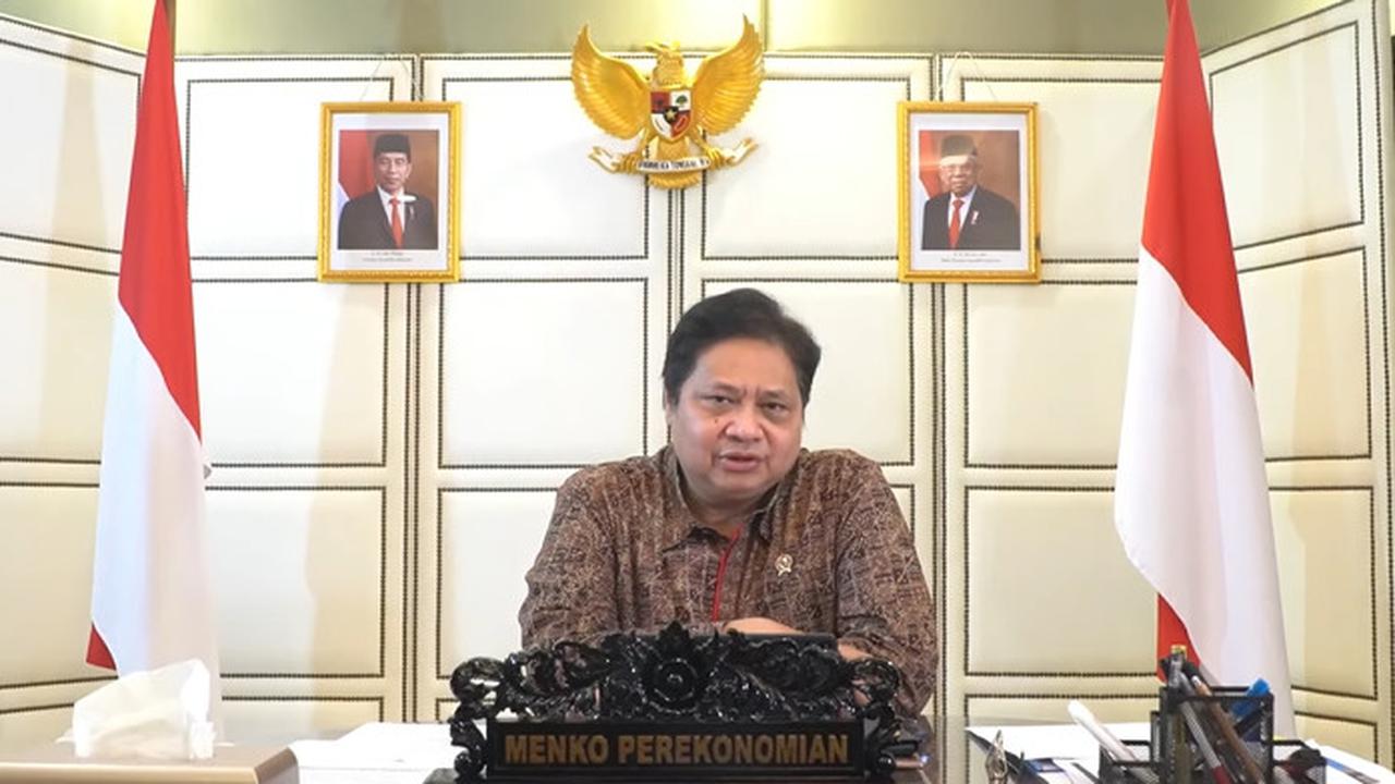 Menko Perekonomian Airlangga Hartarto dalam acara Kagama Depok, Peringatan Sumpah Pemuda dan Hari Pahlawan, Rabu (10/22/2021).