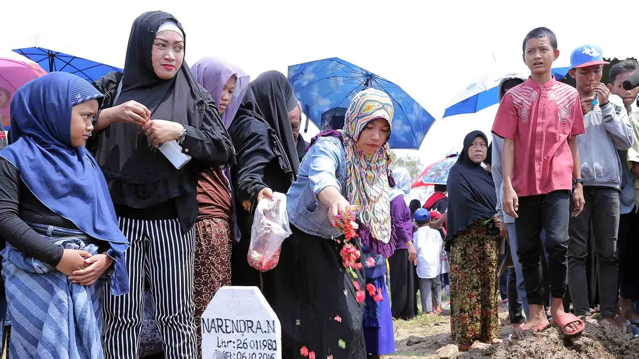 [Bintang] Pemakaman Narendra KDI