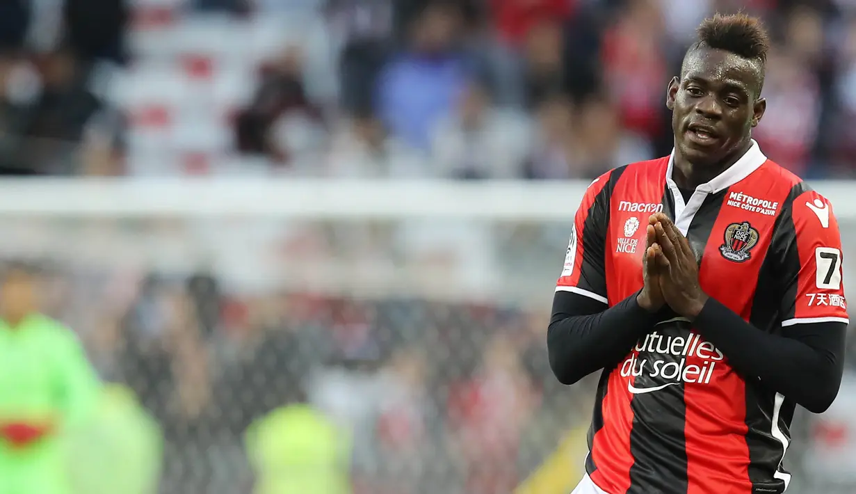 6. Mario Balotelli (Nice) - 6 Gol (3 Penalti). (AFP/Valery Hache)