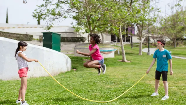 Tanpa Gadget, Ini Aktivitas Sensorik dan Motorik yang Bantu Perkembangan Anak