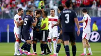Piala Dunia 2026: Wasit Kehilangan Jam di Tengah Laga, Pencetak Gol Paraguay Malah Memakainya