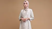 7 Model Gamis Brokat Kombinasi Outer Panjang A-Line, Detail Kecil Ini Bikin Tampilan Jadi Mewah