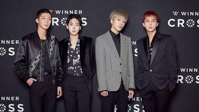 Seunghoon WINNER punya alasan tersendiri di balik adegan telanjang di MV SOSO. (Allkpop)