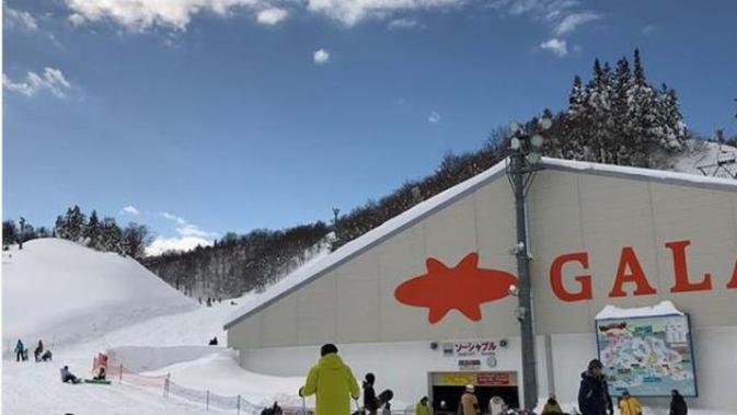 bermain salju di gala yuzawa snow resort, tempat liburan billy syahputra