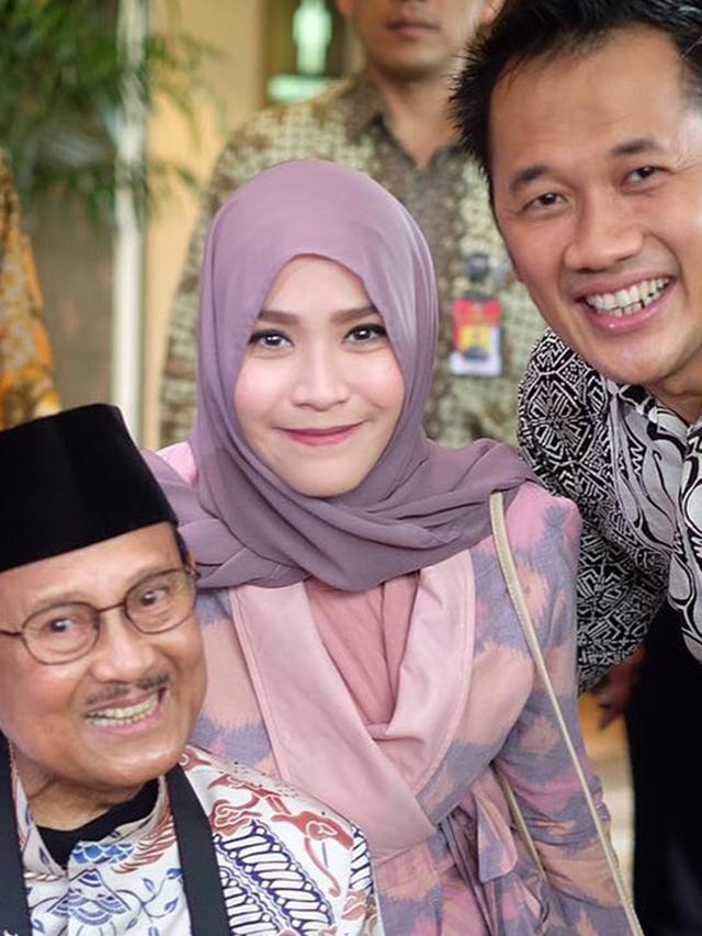 FOTO: Ucapan Belasungkawa Para Selebriti Tanah Air untuk BJ Habibie